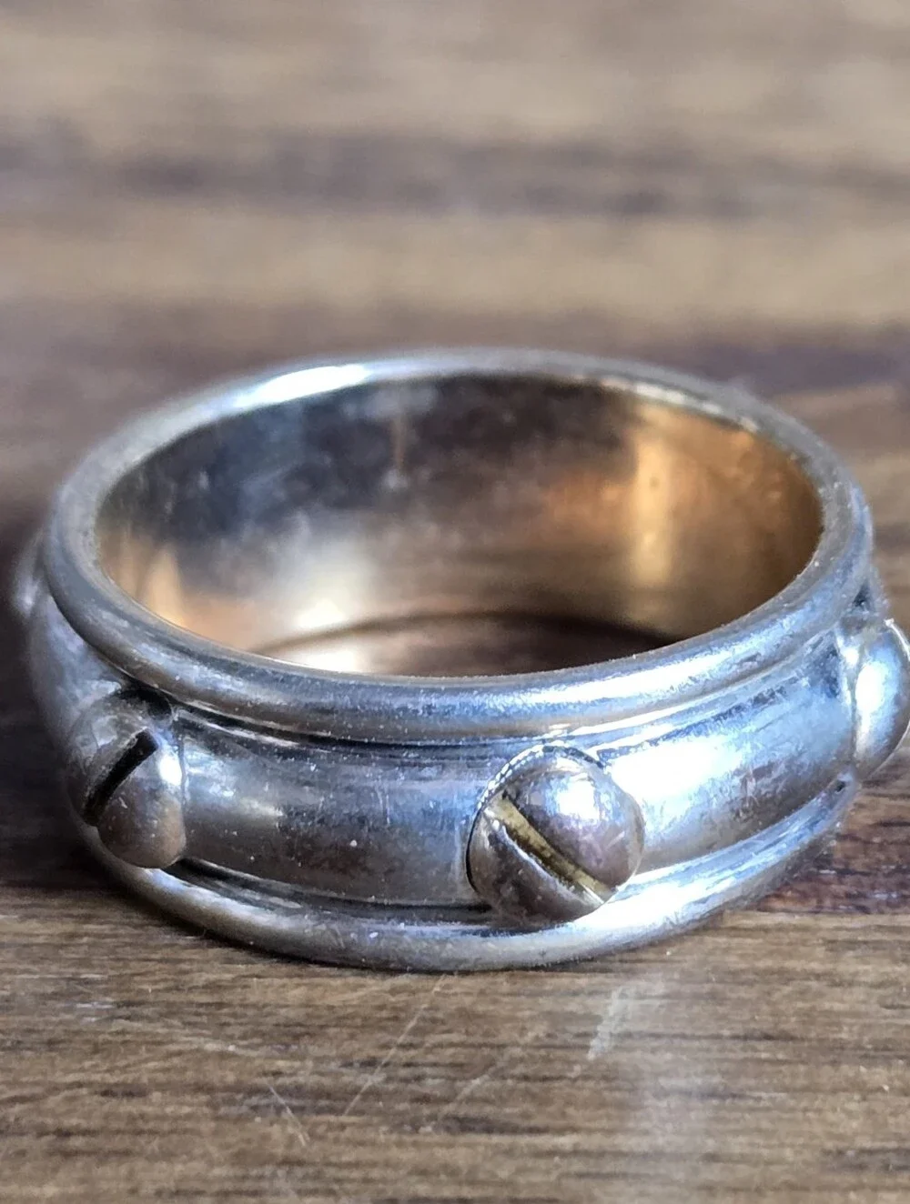 Wide Band Screw Accent Ring Distressed Gold Silver Tone Size 7.5 POR0000